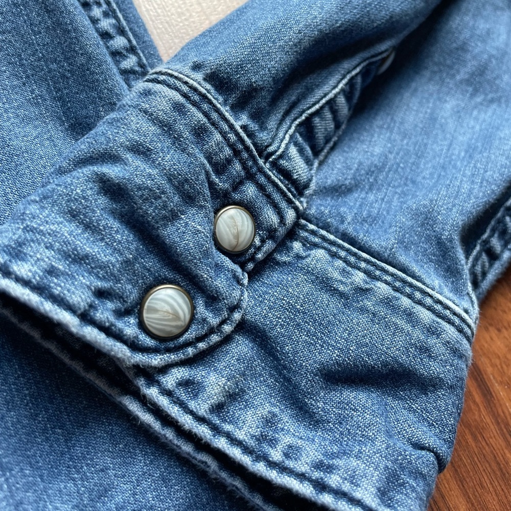 Distressed pearl button Denim shirt - Picture 3 of 8